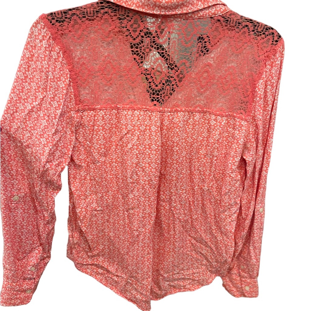 Button up - Picture 3 of 3